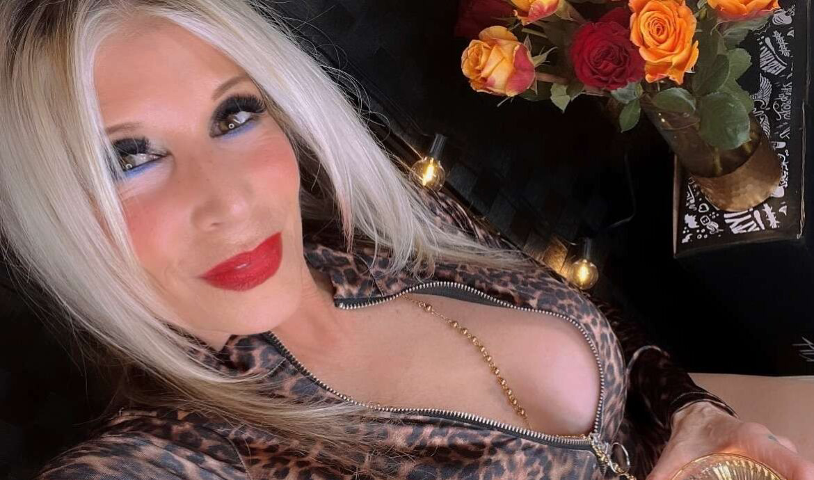 Lorraine lewis Debut video Onlyfans – Viral